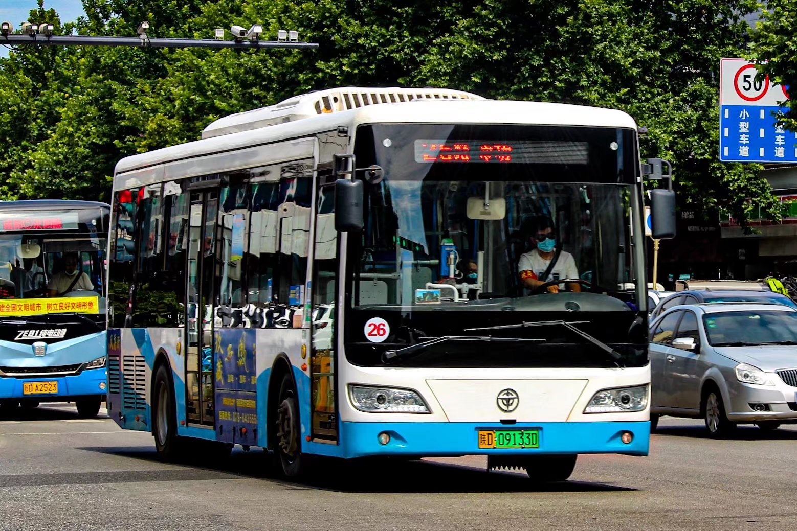青岛最老公交线迎72岁生日 两代公交人相伴乘客60年 - 青岛新闻网